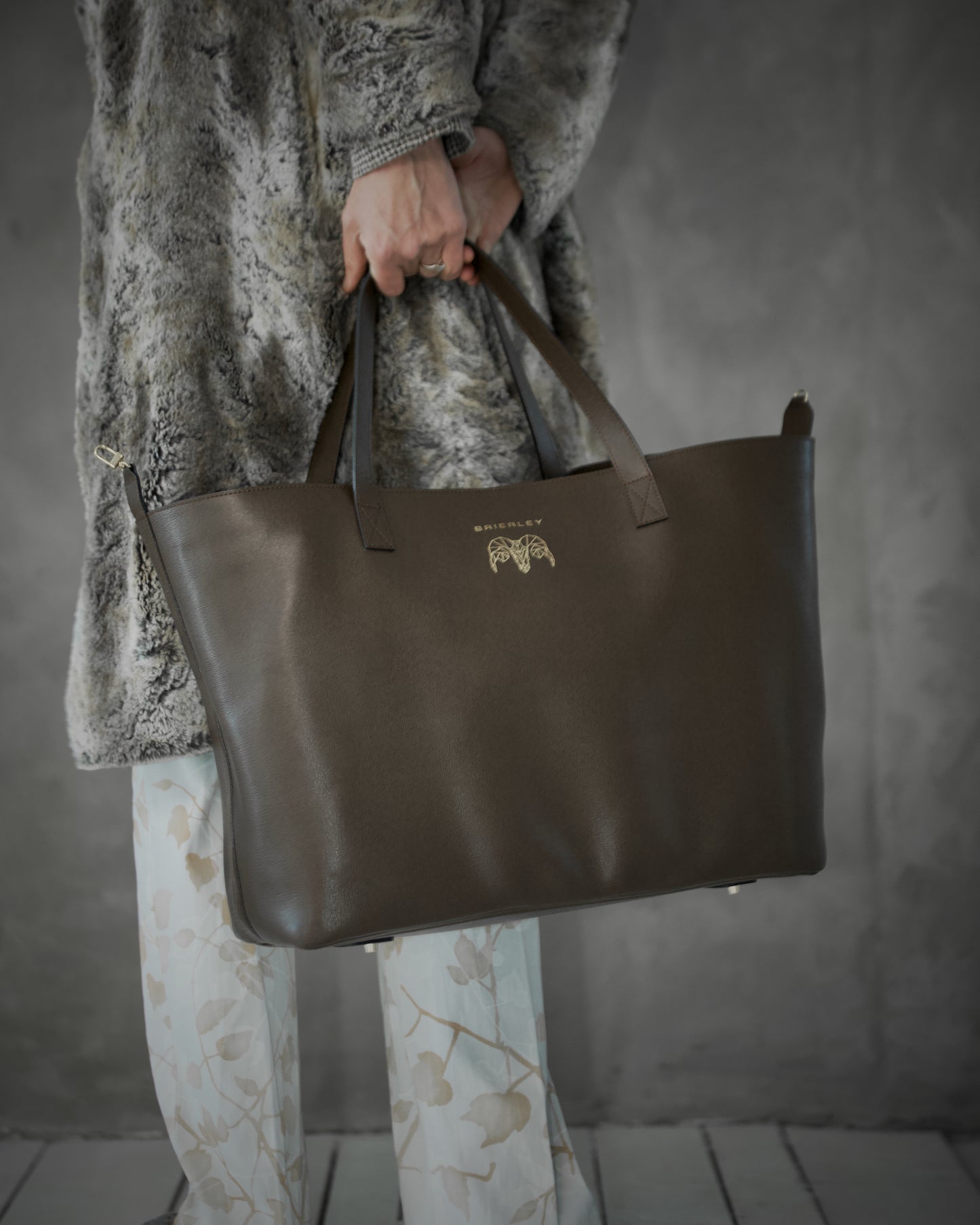 Classic Tote Sepia