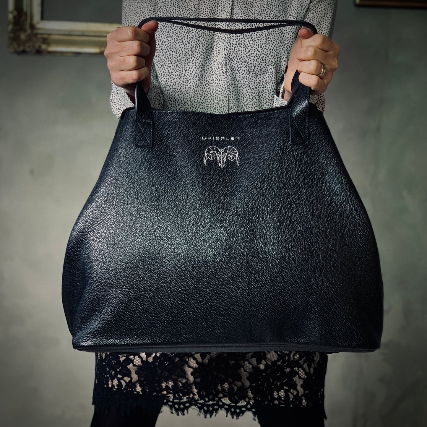 Classic Tote Black