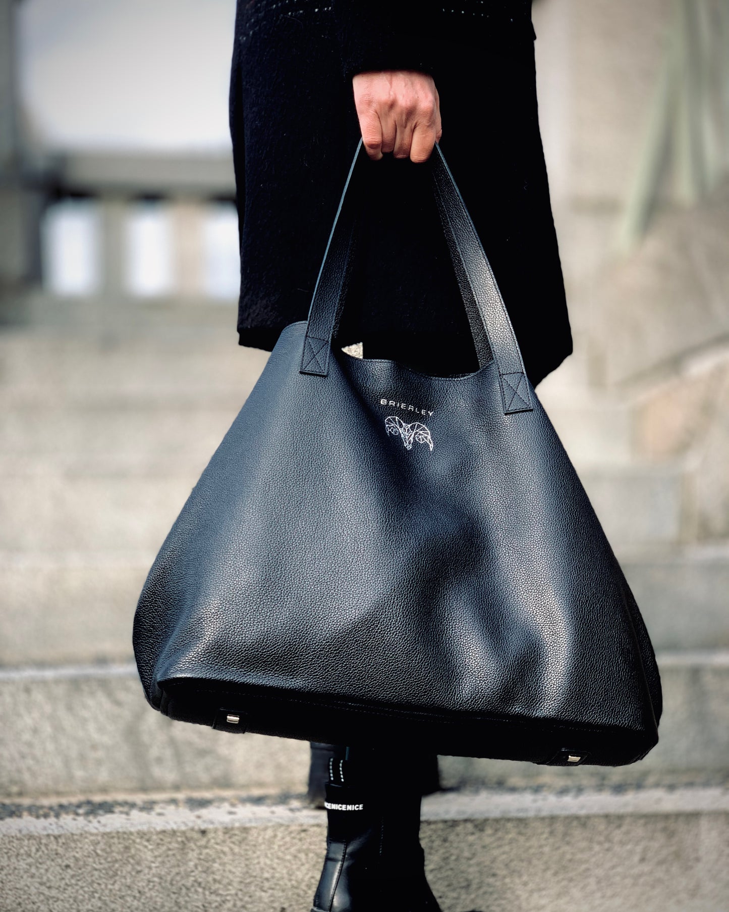 Classic Tote Black