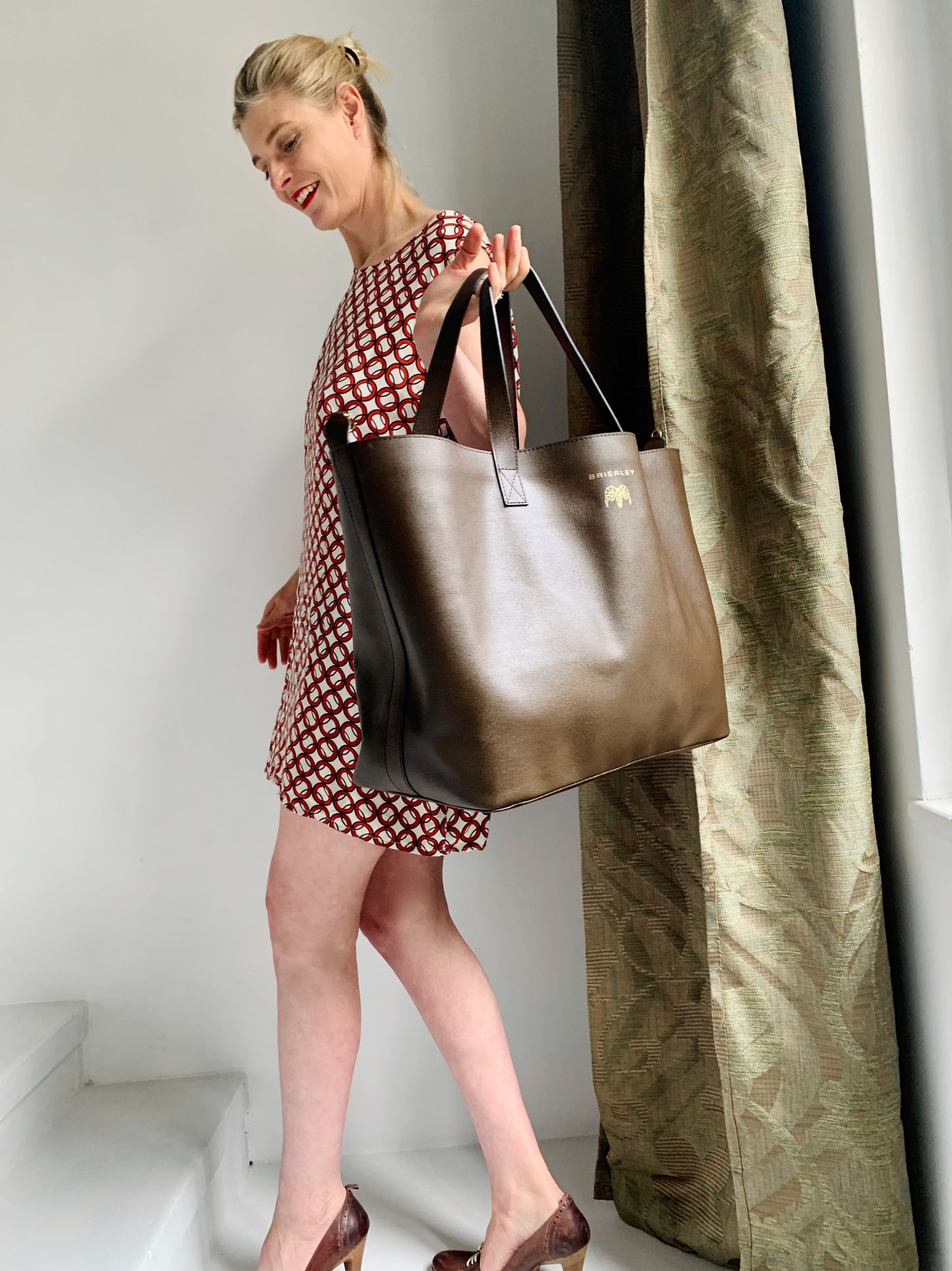 Classic Tote Sepia